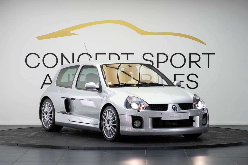 Renault Clio II V6 3.0 Phase II - Concept Sport Automobiles
